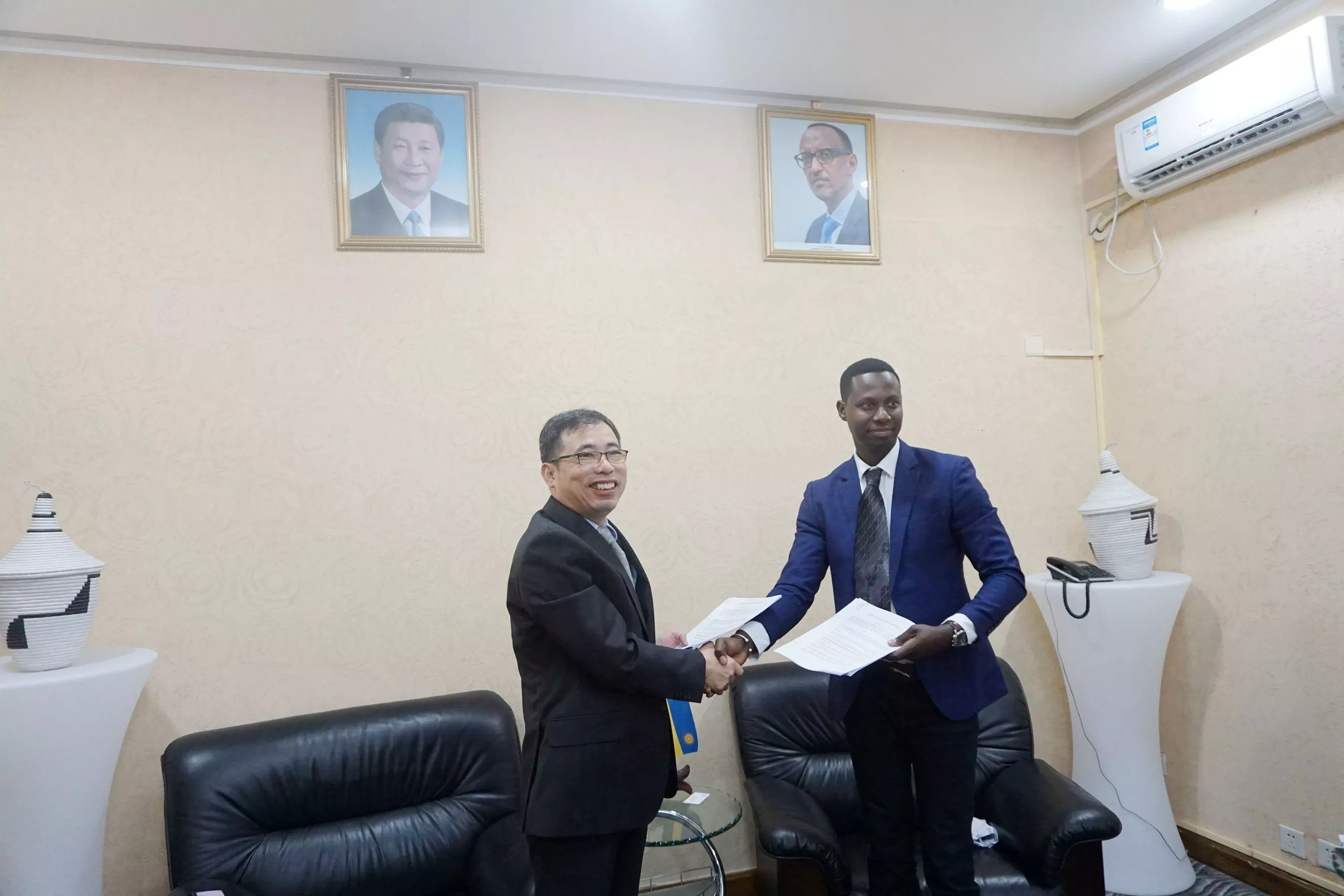 ��˾��¬���﹫˾ǩ�������������̸